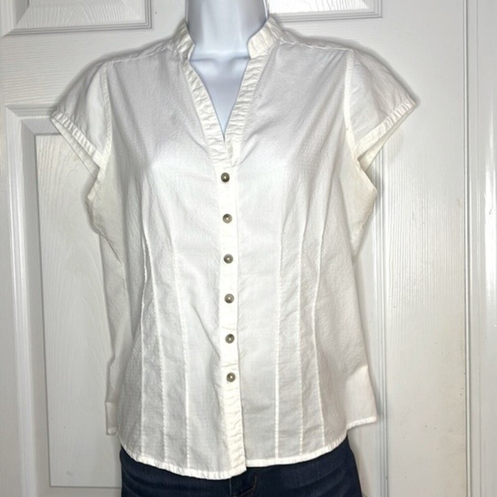 Columbia Sportswear Ladies White V Neck Button Down Top Size Medium